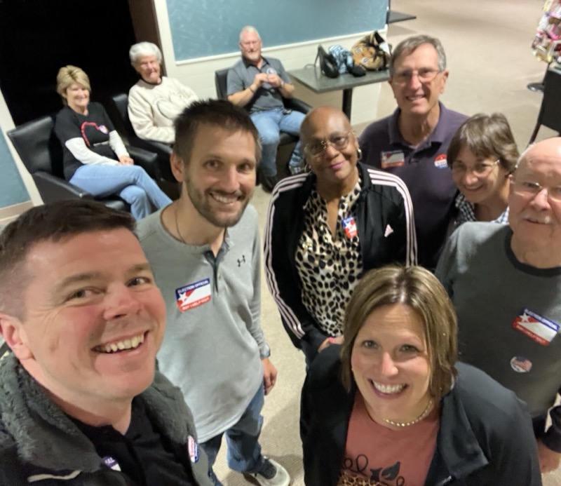 Kearny delivering a briefing